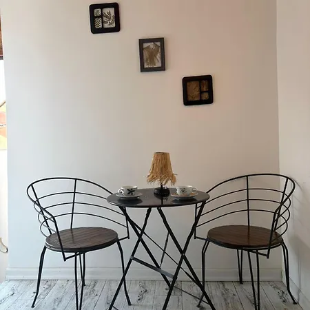 Mono *
